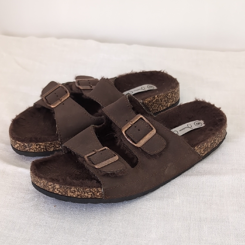 Jessica Carlyle Brown Faux Suede Fuzzy Strappy Sandal Size 8